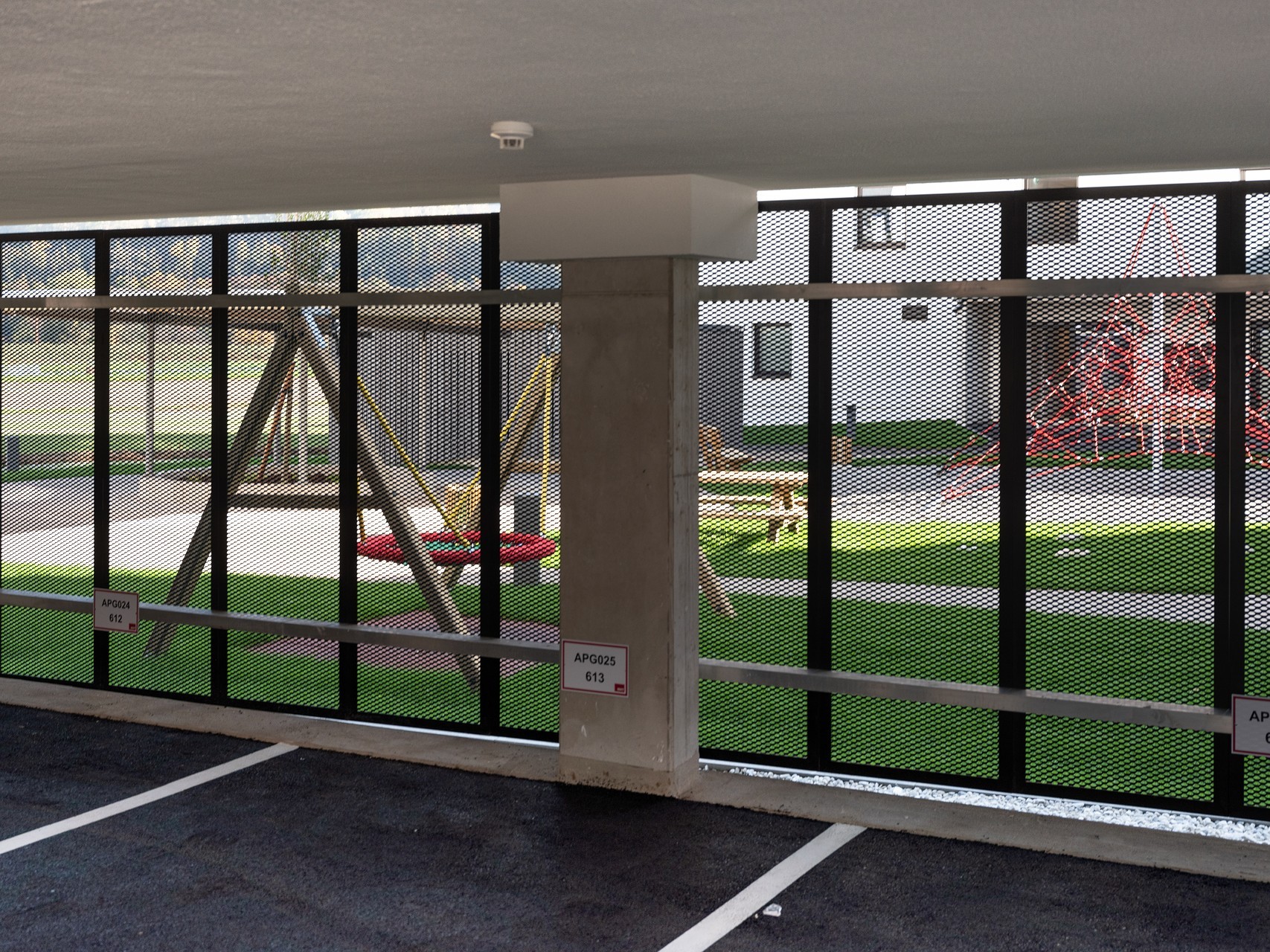 RU27_Garage_Spielplatz